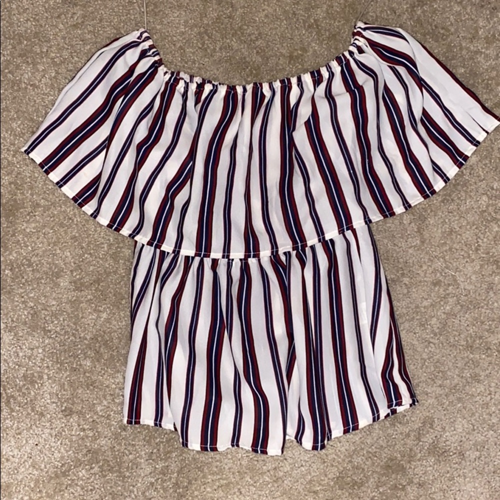 Women’s off the shoulder top NWOT